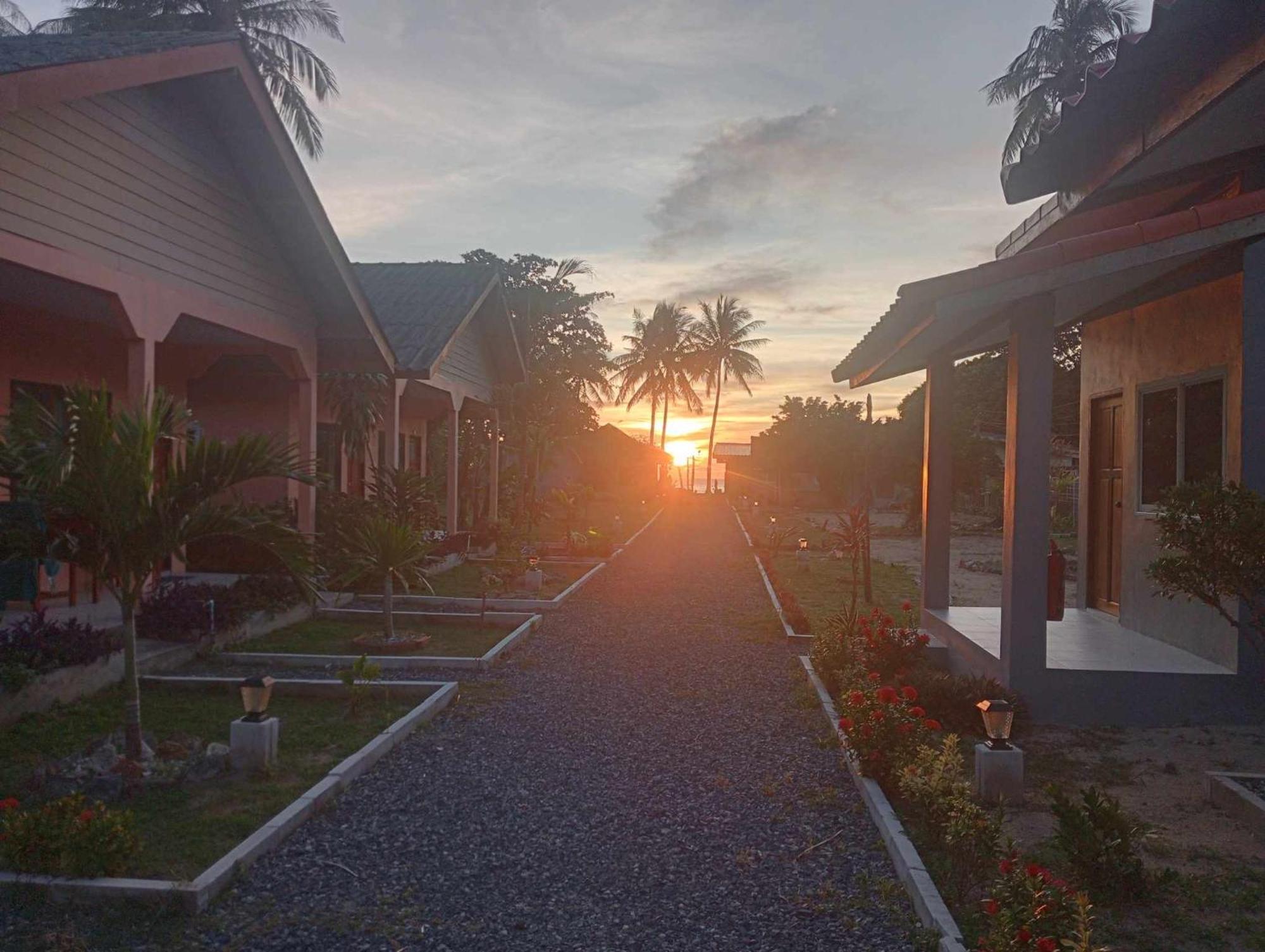 Scandinavian Beach Resort Ко-Ланта Экстерьер фото